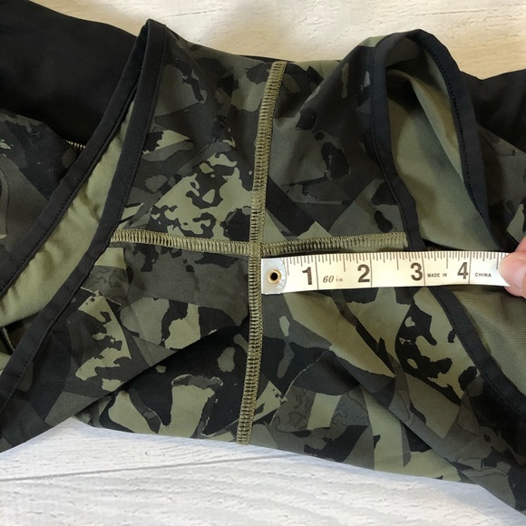 Lululemon Speed Short Sz 10 VEUC‎ Pop Cut Fatigue - Picture 8 of 9
